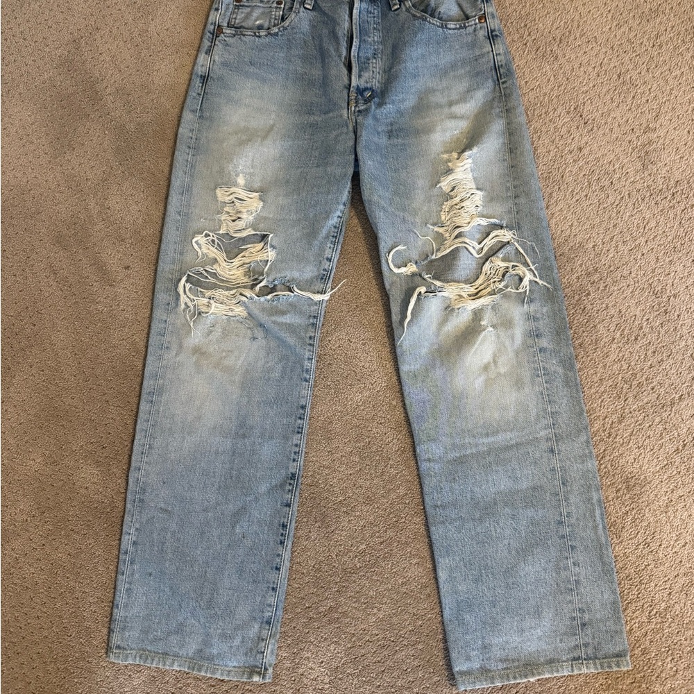 Distressed Levis Jeans